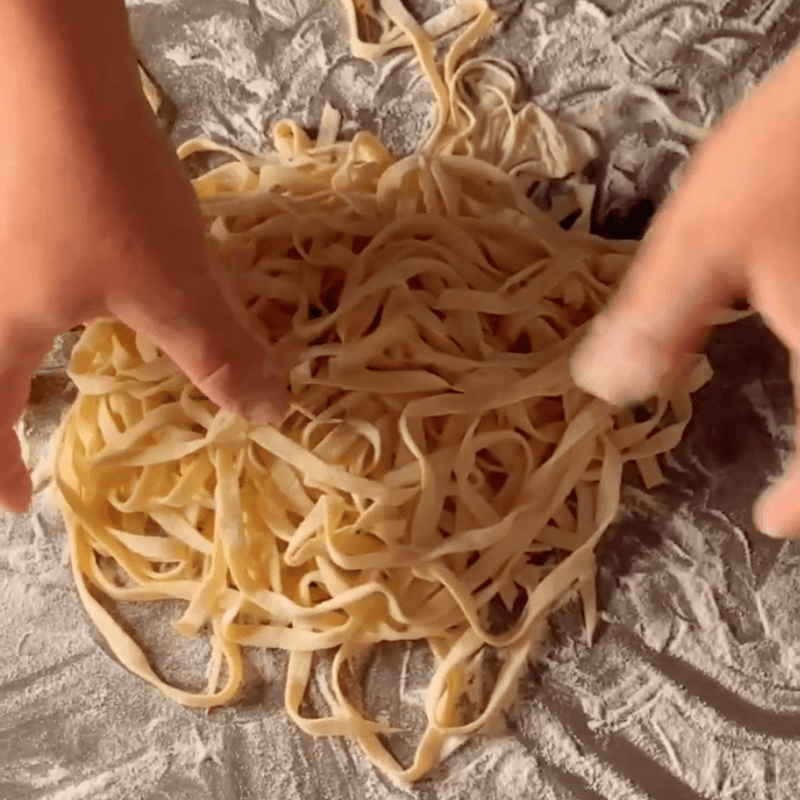 Tuesday (4/29)<br>Unique Fettuccine<br>3pm